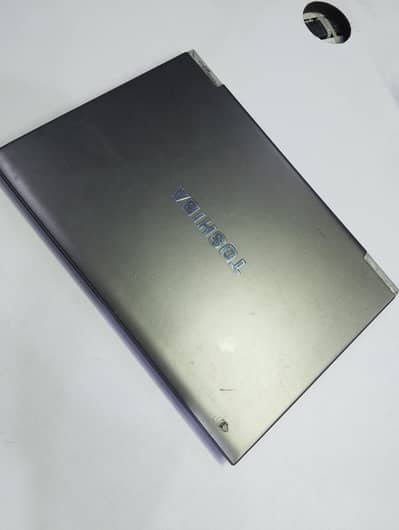 Toshiba core i3