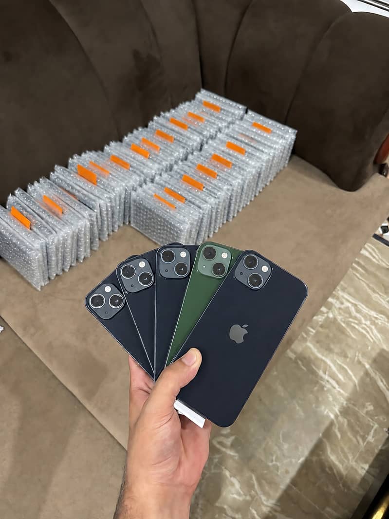 Apple iPhone 13 0