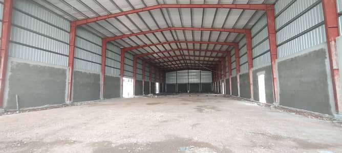 Brand New Warehouse for Rent Hummak, Islamabad Property Details: Shed Area: 18,000 Sq. Ft Office Space: 4,000 Sq. Ft Ceiling Height: 35 Ft (ideal for racking & storage)