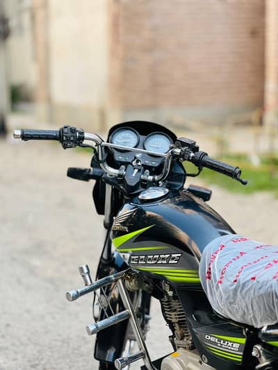 Honda Deluxe 2018 serial 110