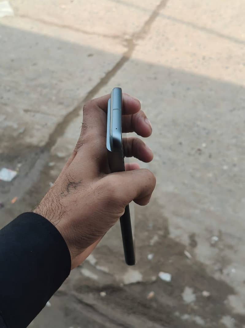 Google Pixel 8 2