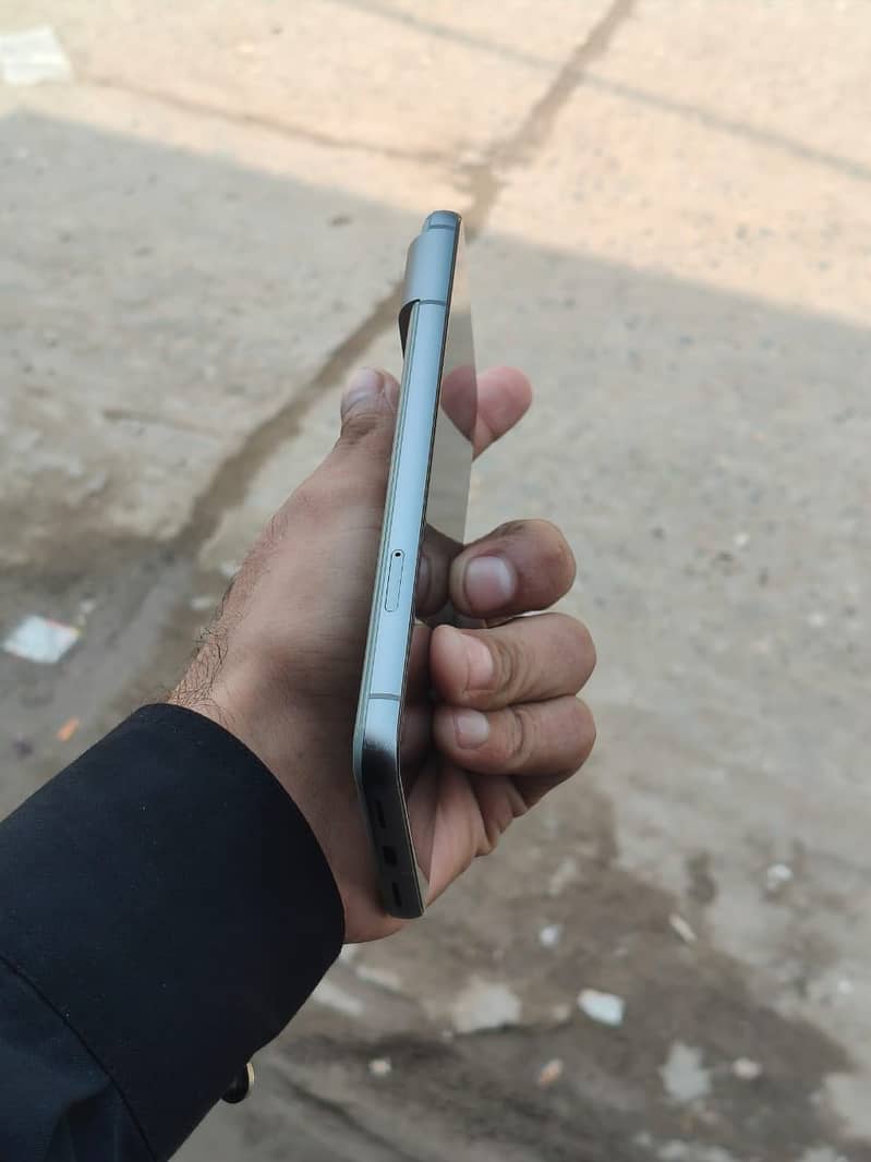 Google Pixel 8 3