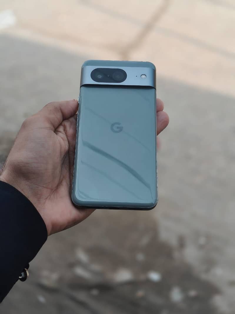 Google Pixel 8 4