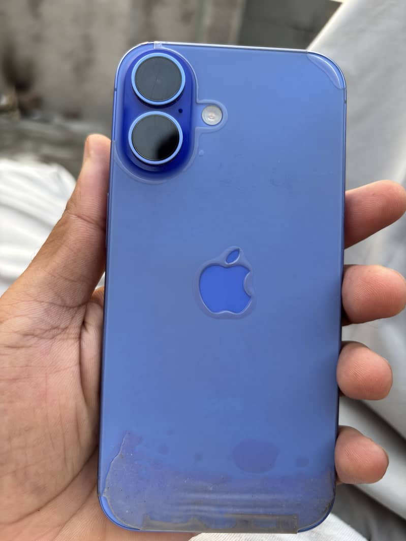 Apple iPhone 16 2