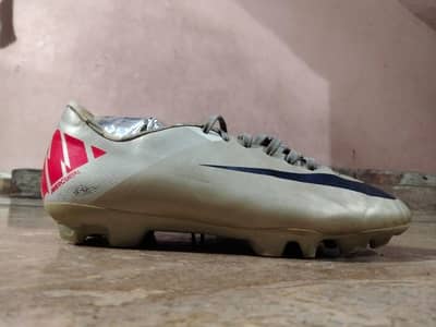 Football game shoes original New shoes only 3 peace available like new