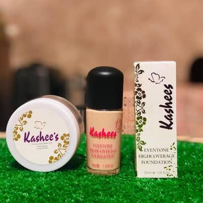 Kashee's 2 in 1 Foundation & Loose Powder Set - Brand New