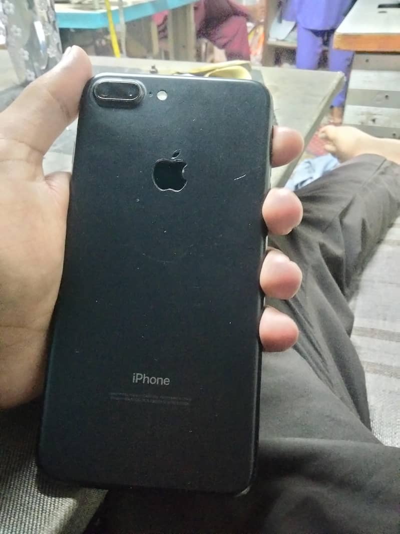 Apple iPhone 7 Plus 1
