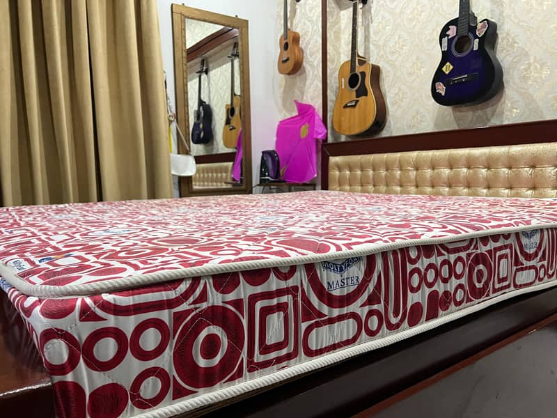 King Size Bed 4