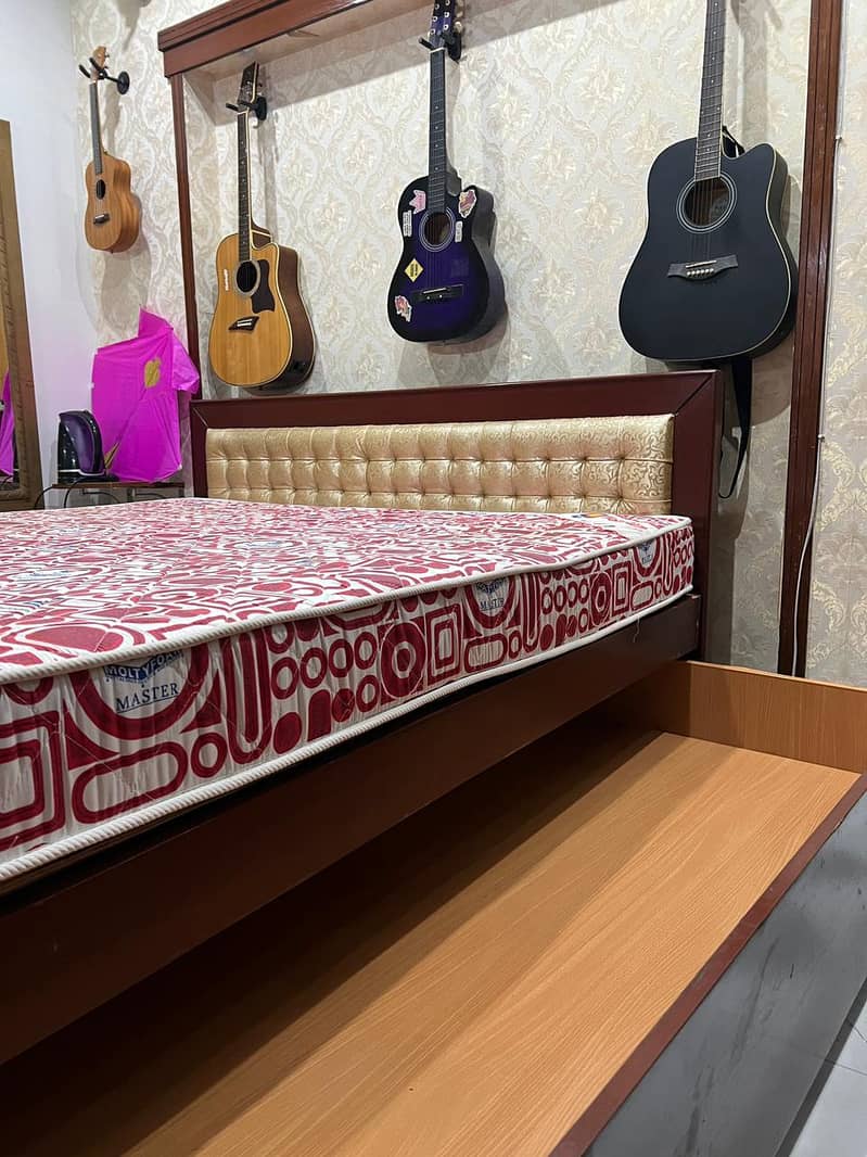 King Size Bed 7