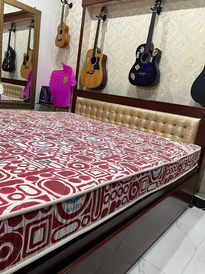 King Size Bed 10