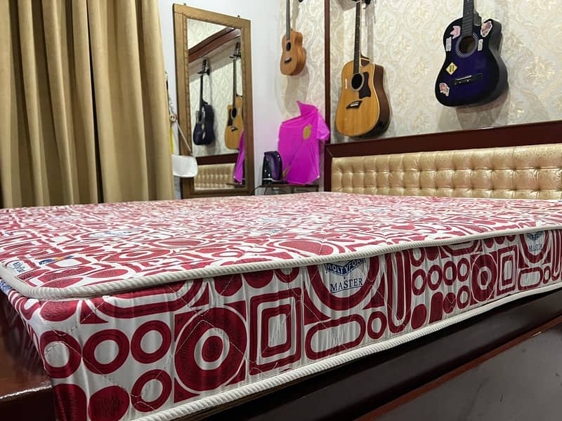 King Size Bed 11