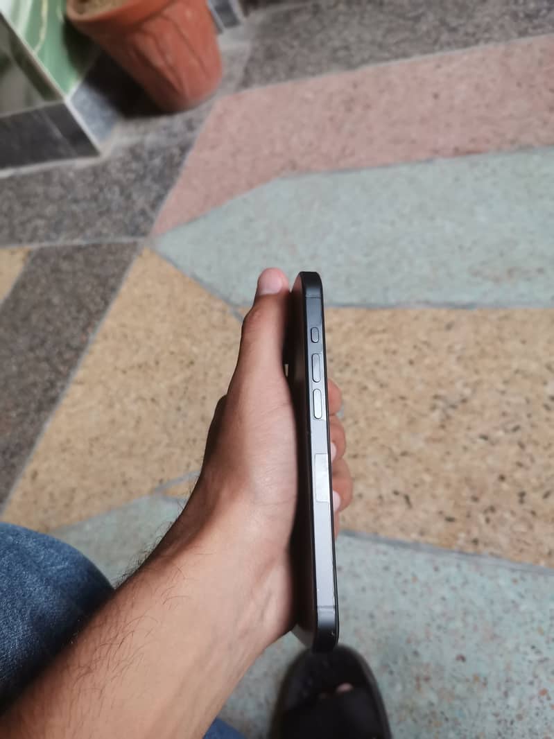 iPhone 15 Pro 2