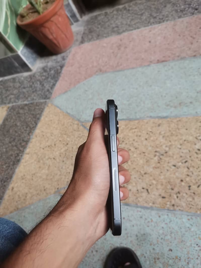 iPhone 15 Pro 5