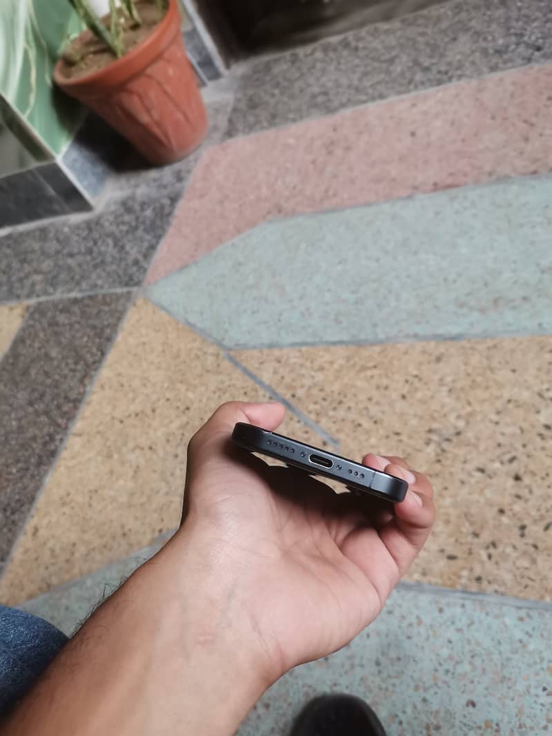 iPhone 15 Pro 6