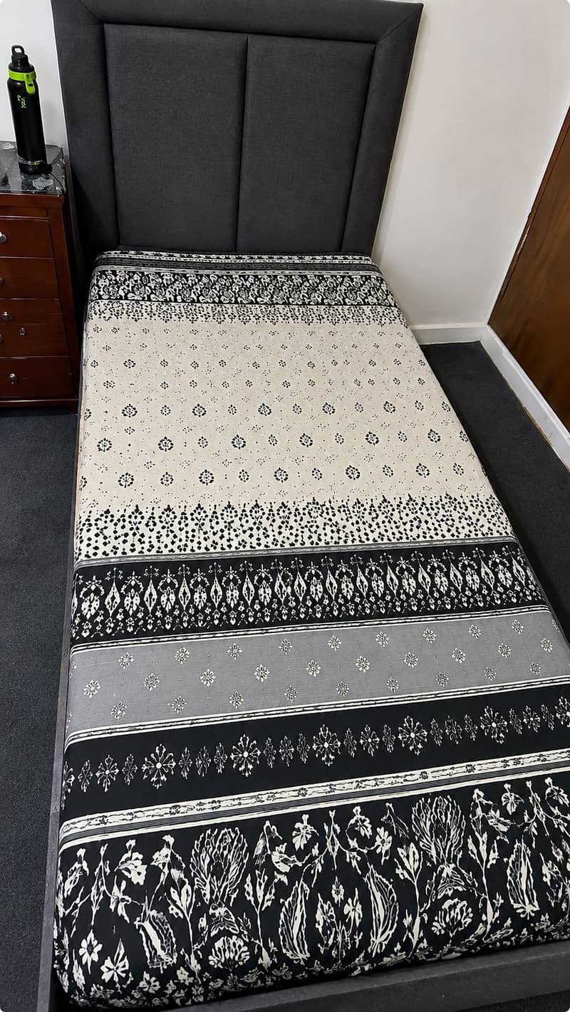 Single Bed 0