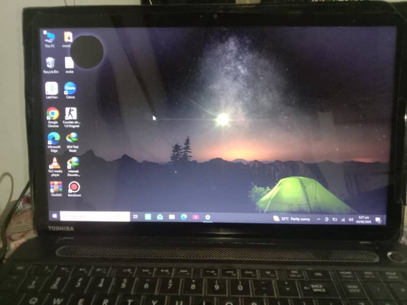 Touch screen laptop 0