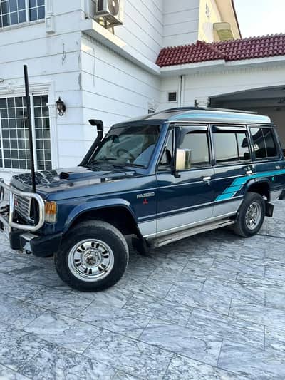 Mitsubishi Pajero 1988