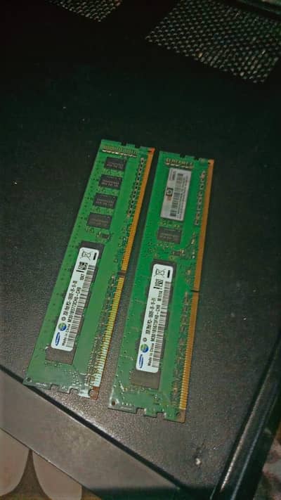 2x2  2gb  two rams ddr 4  urgent sel Karni Hain
