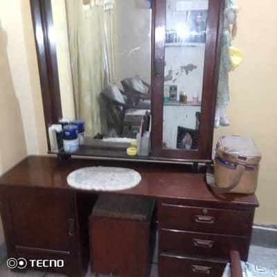 dressing table