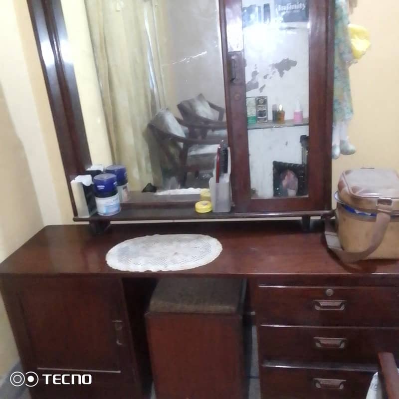 dressing table 1