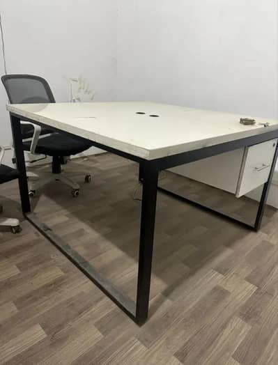 1 Table and 2 chairs Best quality