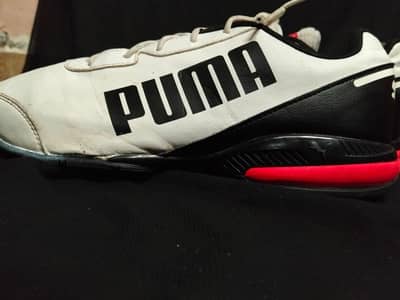 Original Puma shoes  only one peace available like new condition