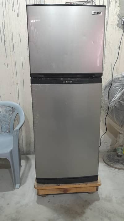 Orient Refrigerator new condition ha pani tk lagi hui hain