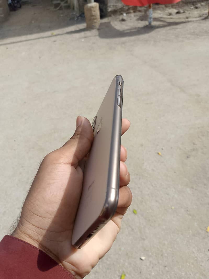 iphone xs 3