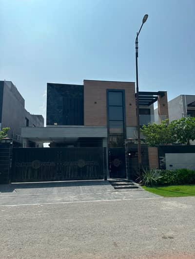 1 KANAL ULTRA MODREN HOUSE IN EDEN CITY NEAR DHA PHASE 8 AIR AVENUE