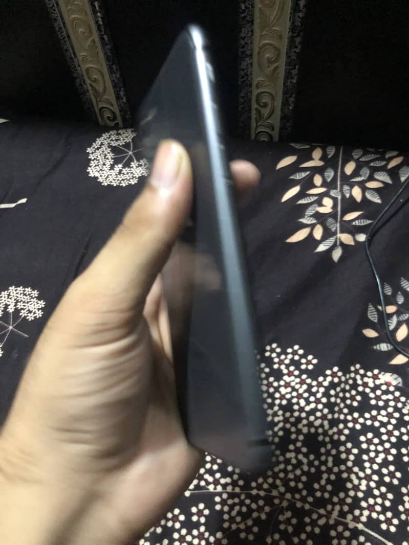 Apple iPhone 8 3