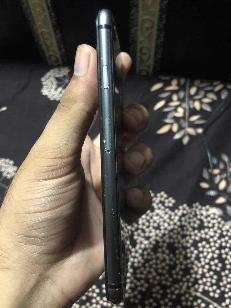 Apple iPhone 8 5