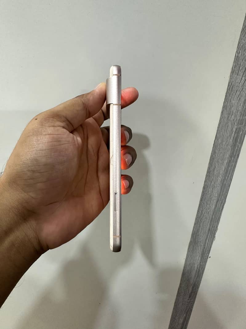 Google Pixel 8 2