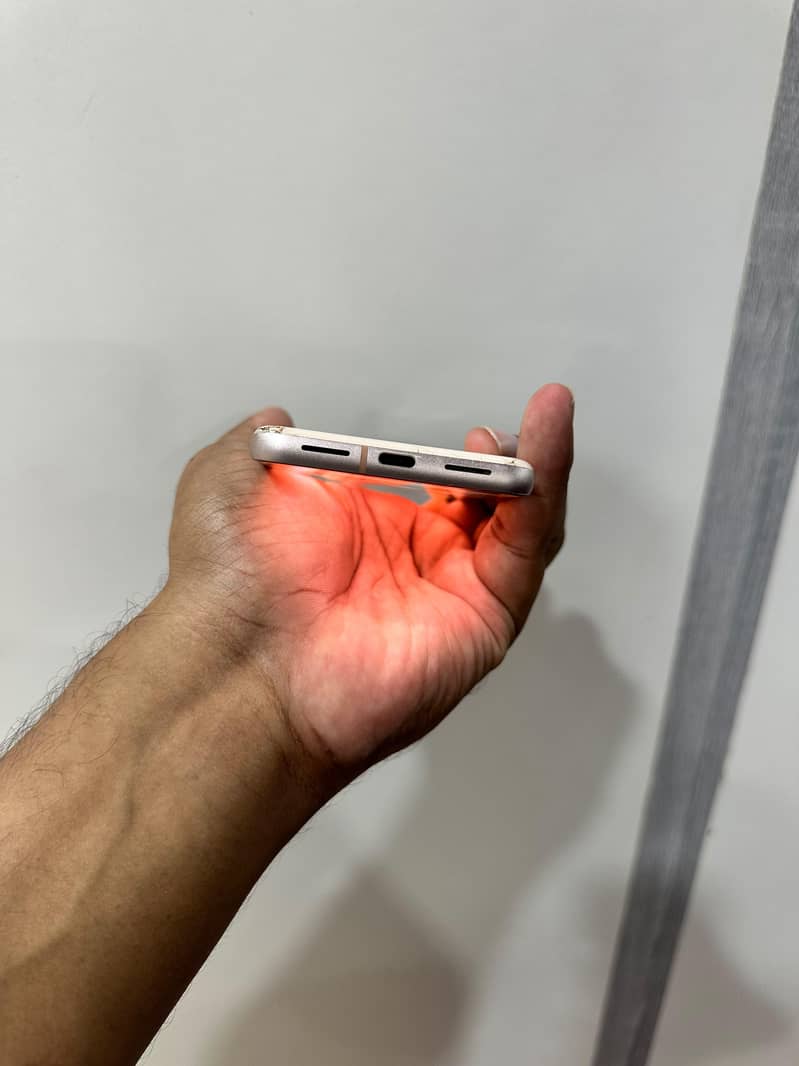 Google Pixel 8 6