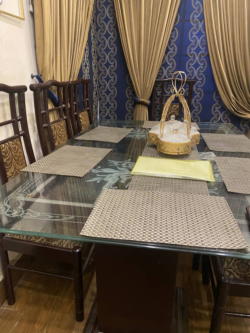 Dining table with 8 chairs 0