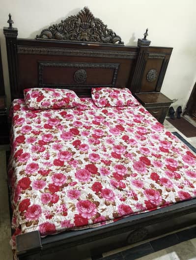 Urgent Selling King Size Bed Full set Dressing Table + Side Tables