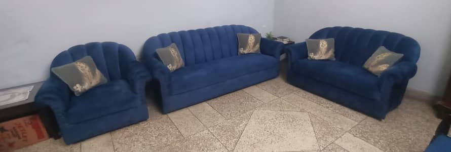 6 seater SOFA for sale 10/10 condition