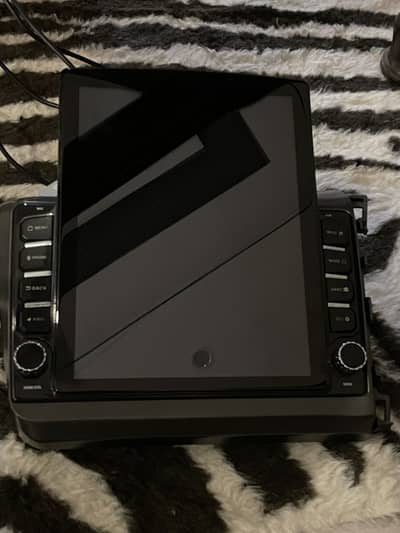 Tesla-style vertical screen car Android multimedia player.