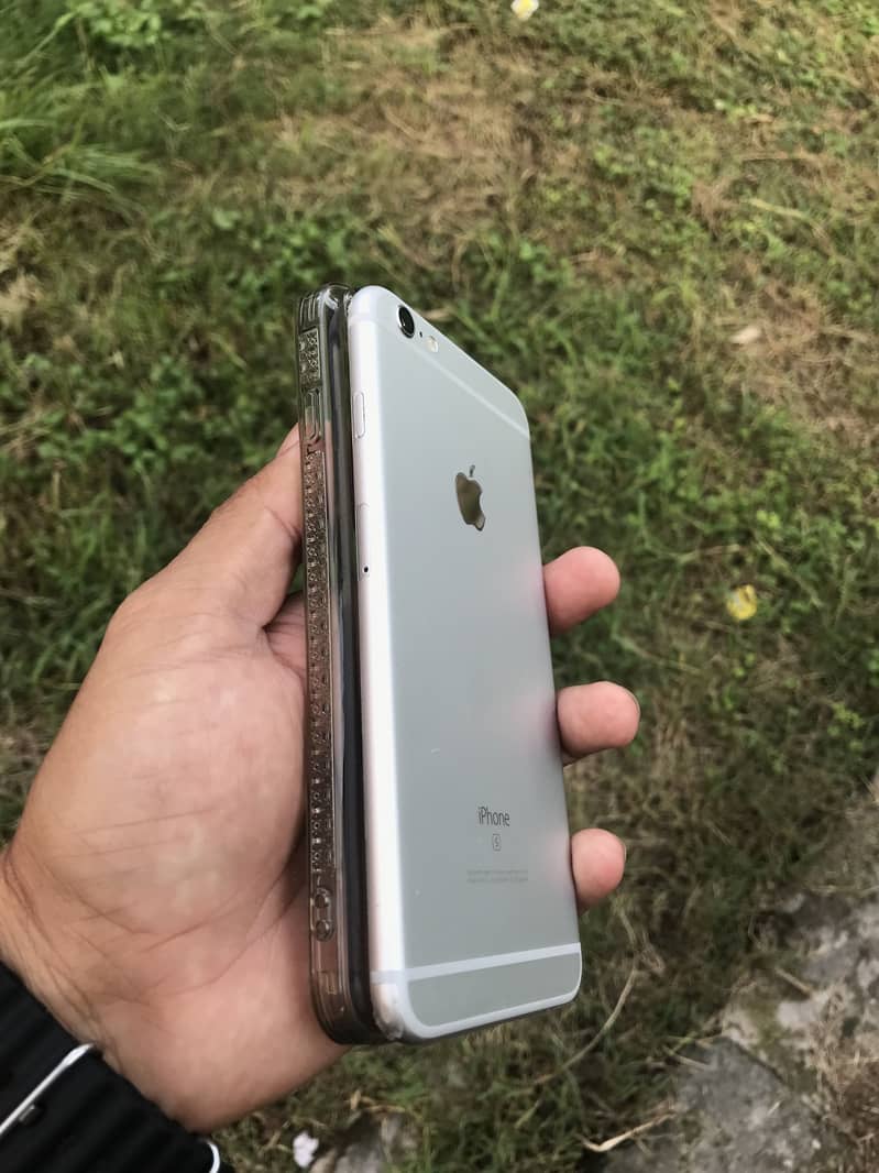 Apple iPhone 6S Plus 1