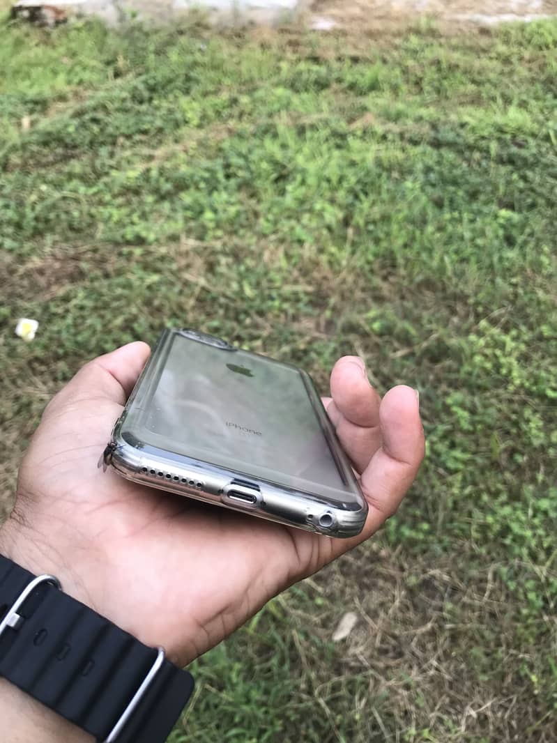 Apple iPhone 6S Plus 2