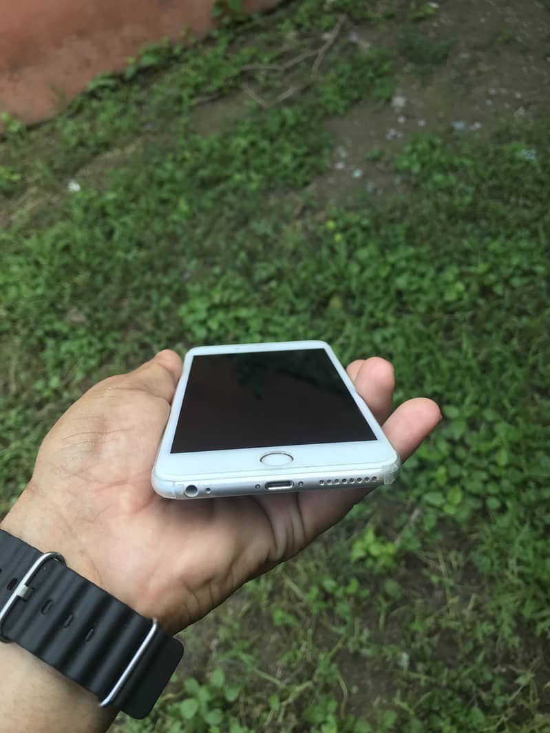 Apple iPhone 6S Plus 4