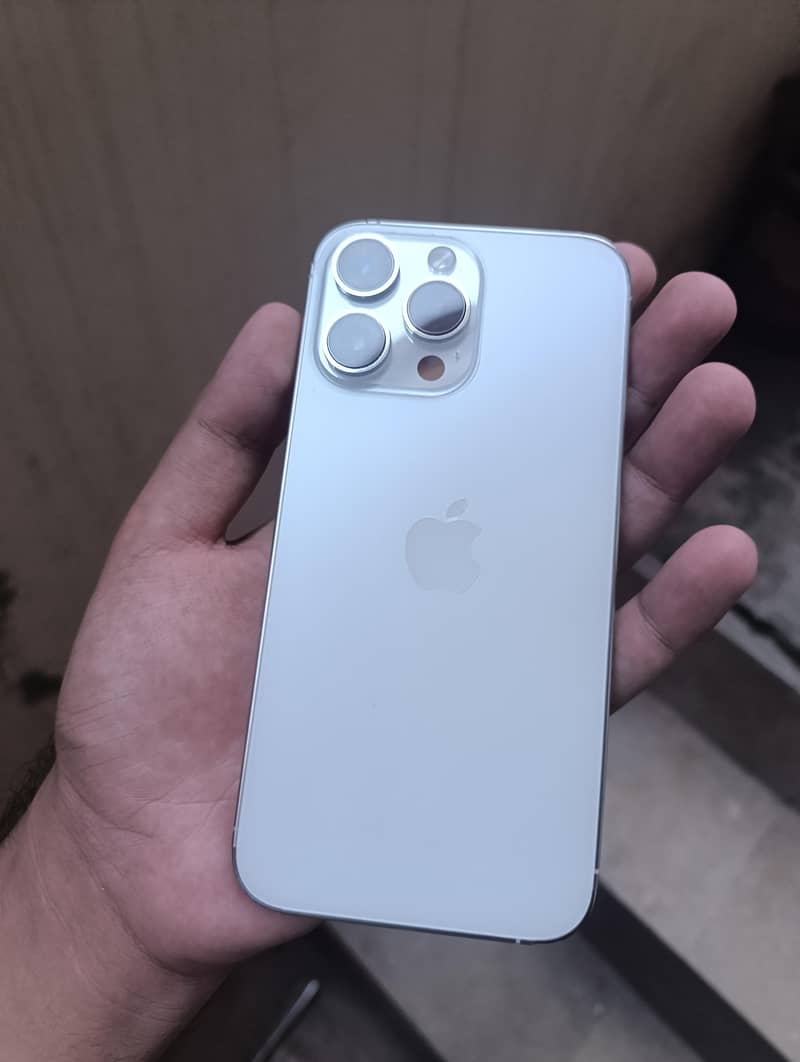 Apple iPhone 14 Pro Max 2