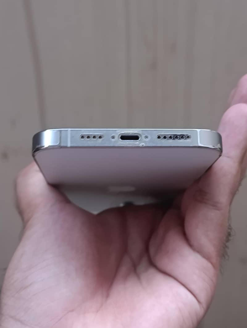 Apple iPhone 14 Pro Max 3