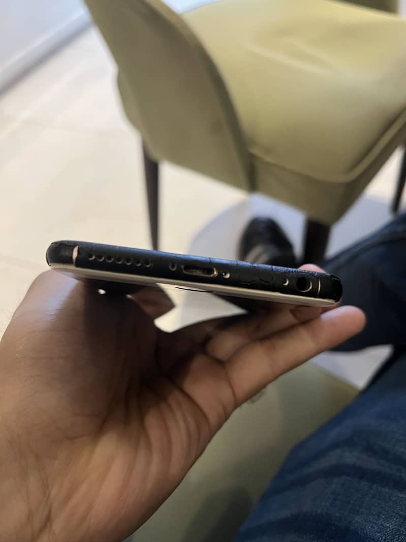 Apple iPhone 6 Plus 3