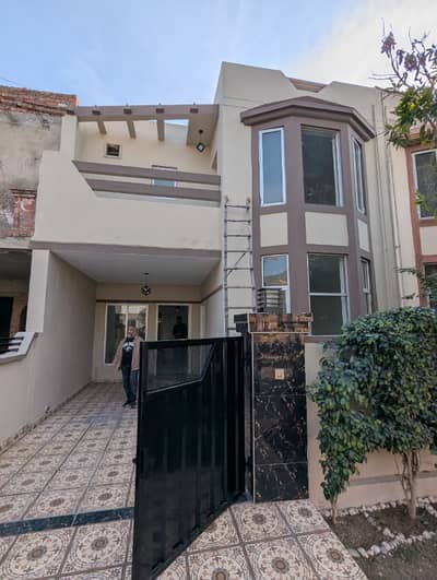 5 Marla Facing Park House for Rent