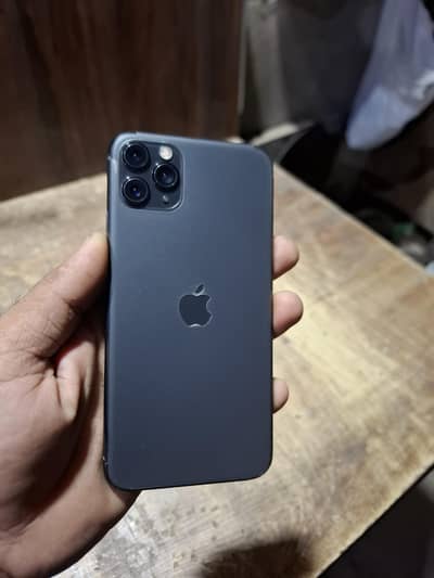 I phone 11pro max 256gb. . 03408686296