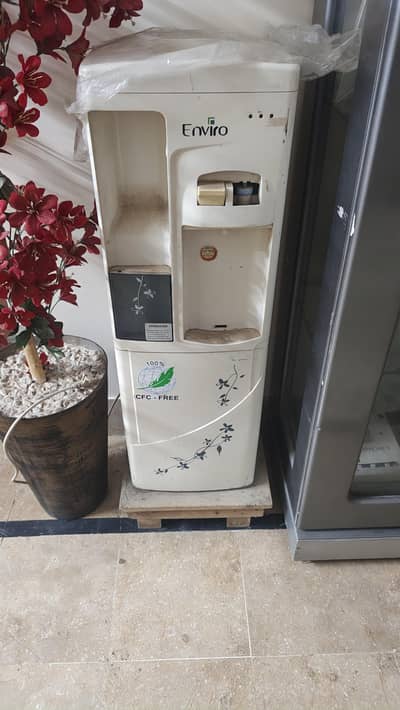 water dispenser in used condition