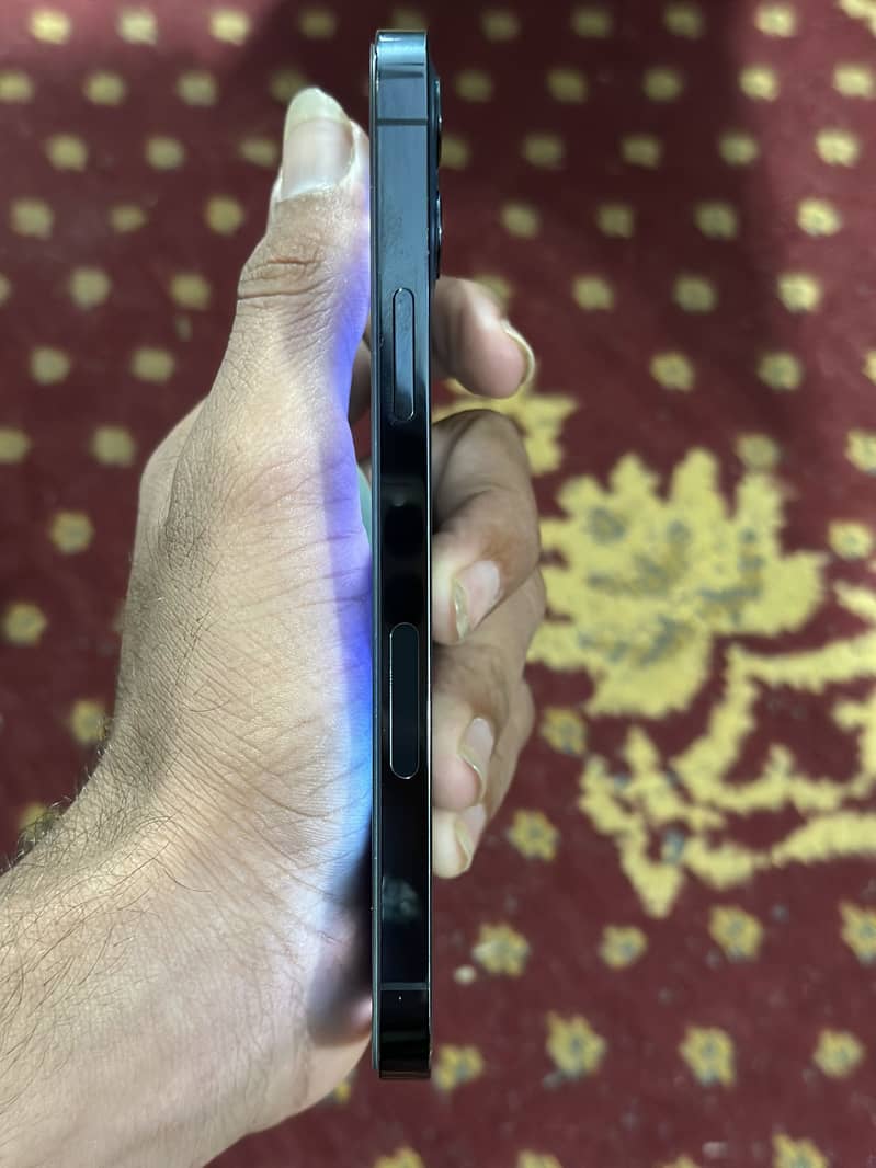 Apple iPhone 12 Pro 1