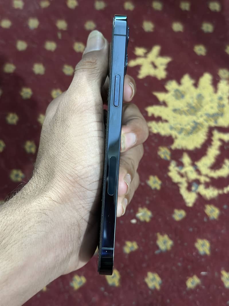 Apple iPhone 12 Pro 3