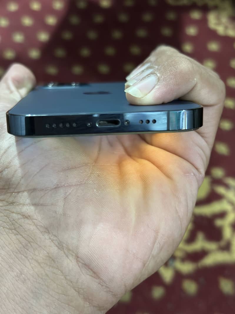 Apple iPhone 12 Pro 4