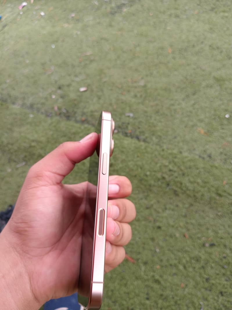 Apple iPhone 16 Pro 6